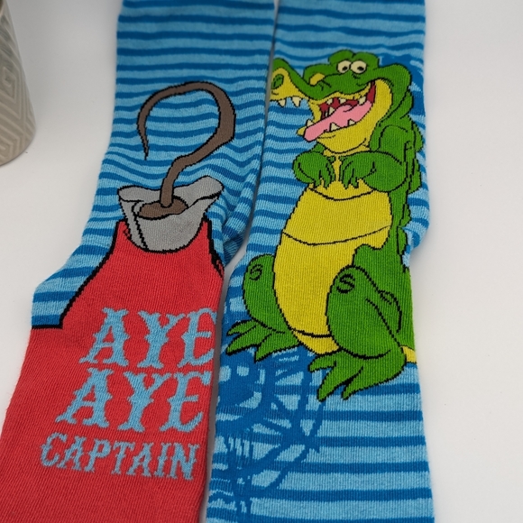 Disney Captain Hook Crocodile Socks NWOT - Picture 3 of 3